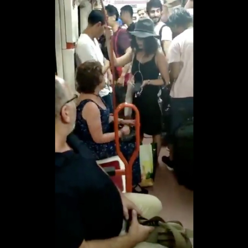 senora-niega-asiento-nina-metro-no-ser-espanola-1
