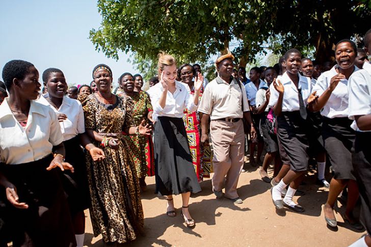 Una mujer logra anular en Malawi más de 1000 bodas infantiles y promueve a las niñas a regresar a la escuela