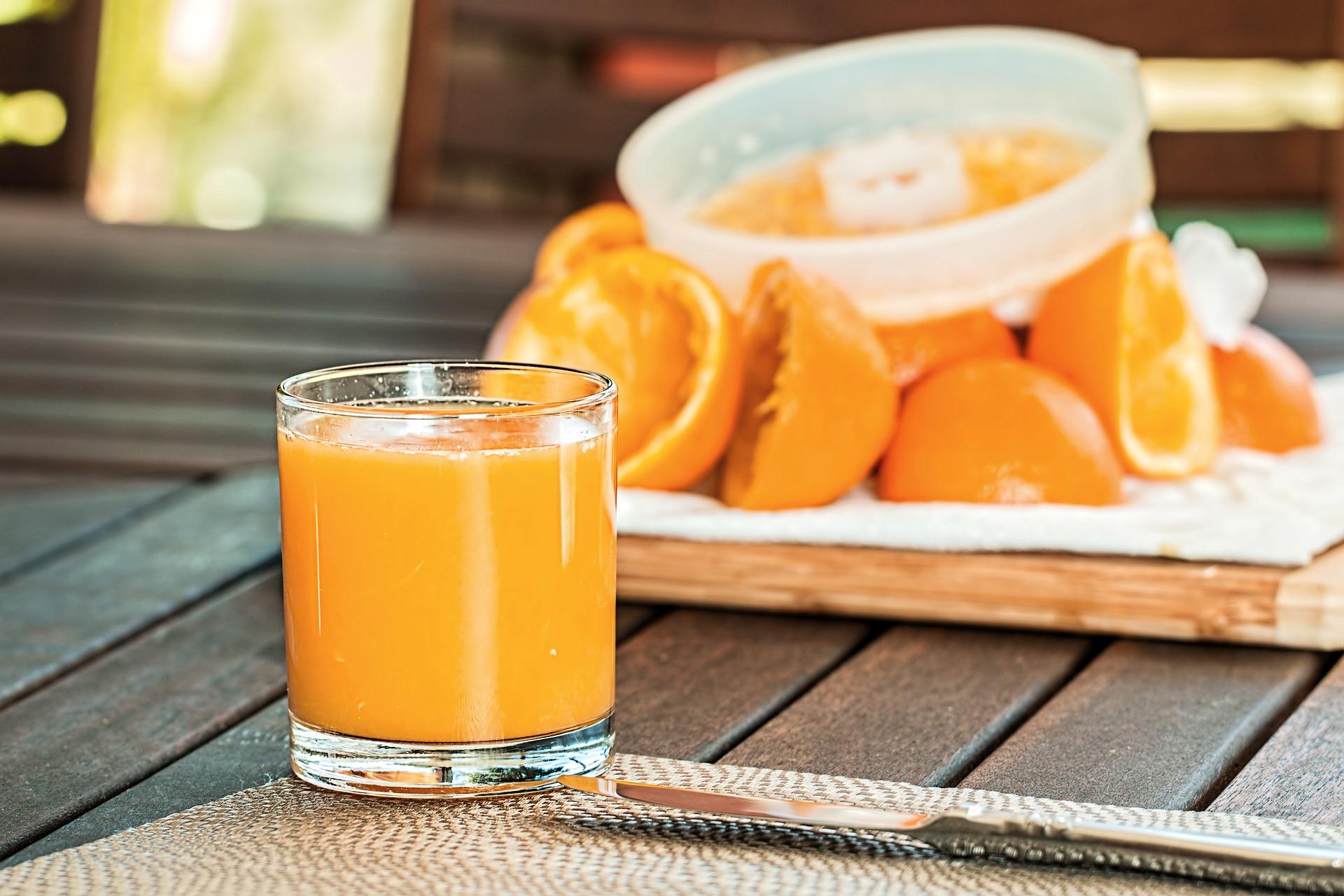 Se eleva el precio del jugo de naranja por Coronavirus