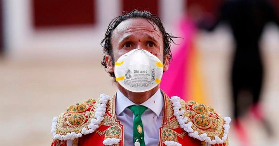 Toreros en Peligro: El sector taurino español solicita ayuda al Ministro de Cultura debido al coronavirus.