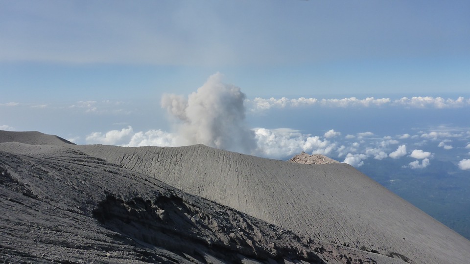 volcan cinturon fuego Semeru